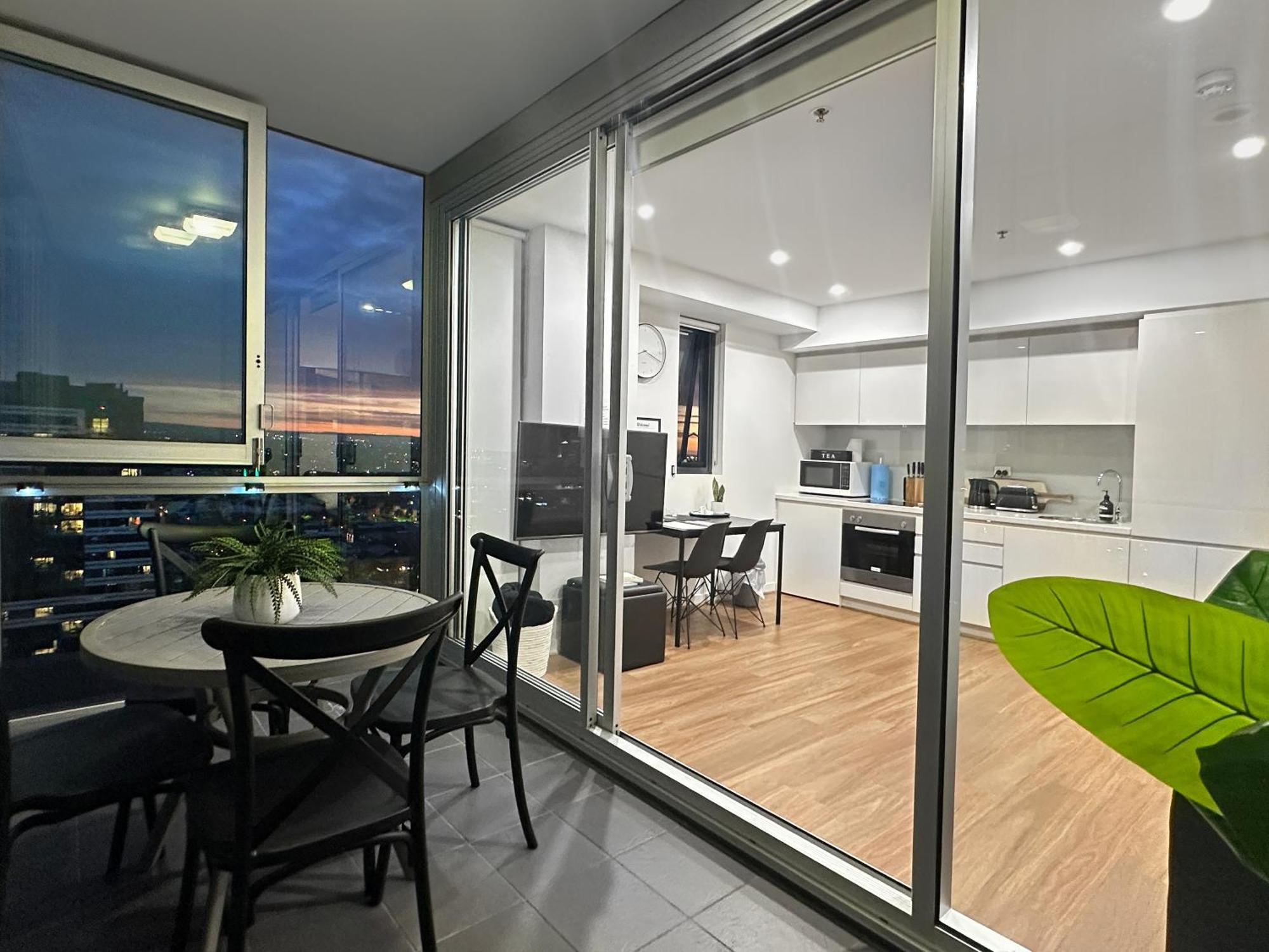 Penthouse View Apartment Luxury Cbd Penthouse Sleeps 6 Balcony Spa Access แอดิเลด ภายนอก รูปภาพ
